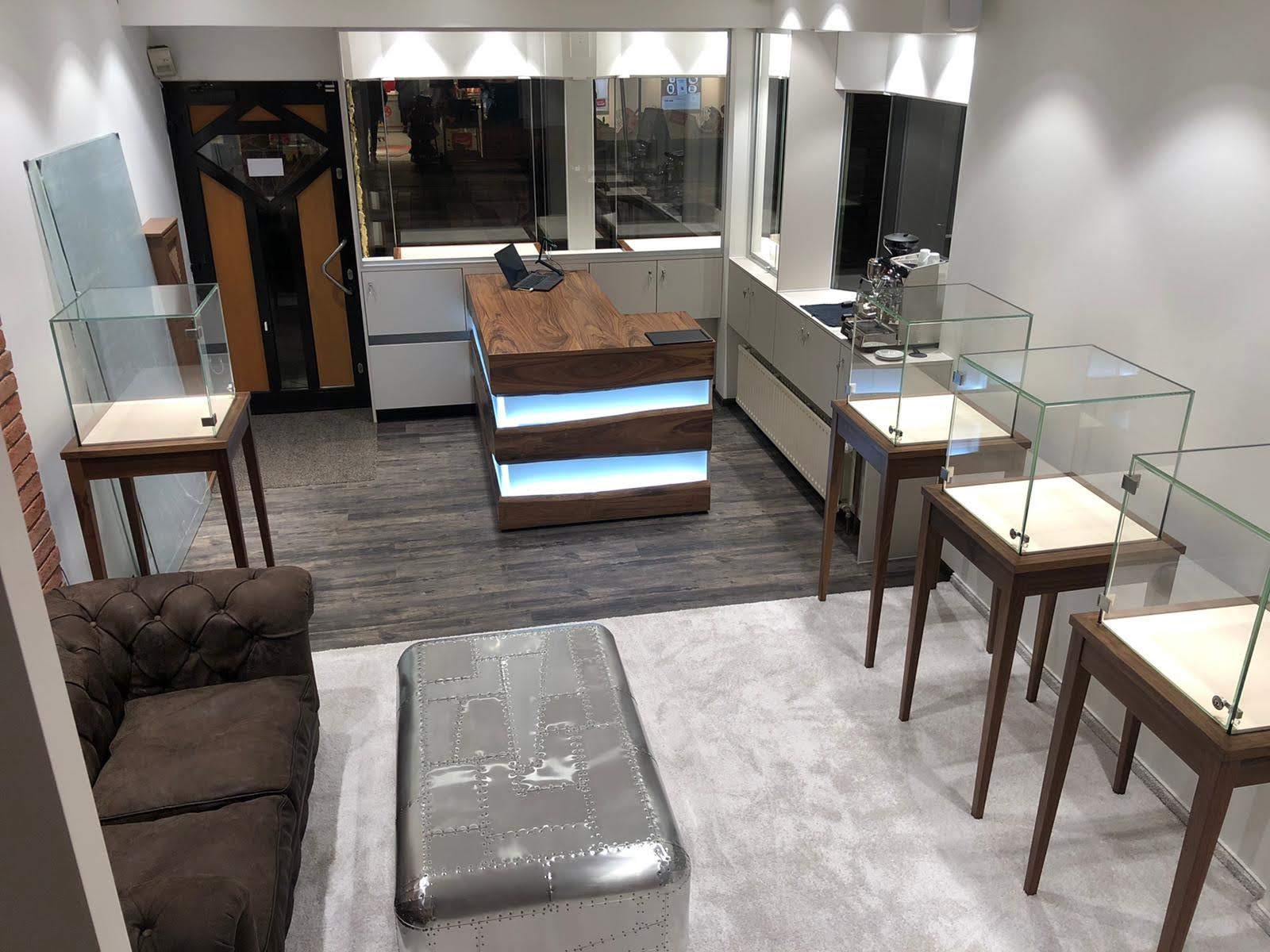 Ladeneinrichtung Tischlerei Fleper